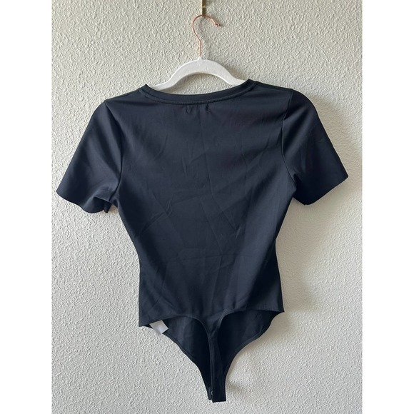 GOOD AMERICAN Scuba Short Sleeve Bodysuit - Picture 13 of 16